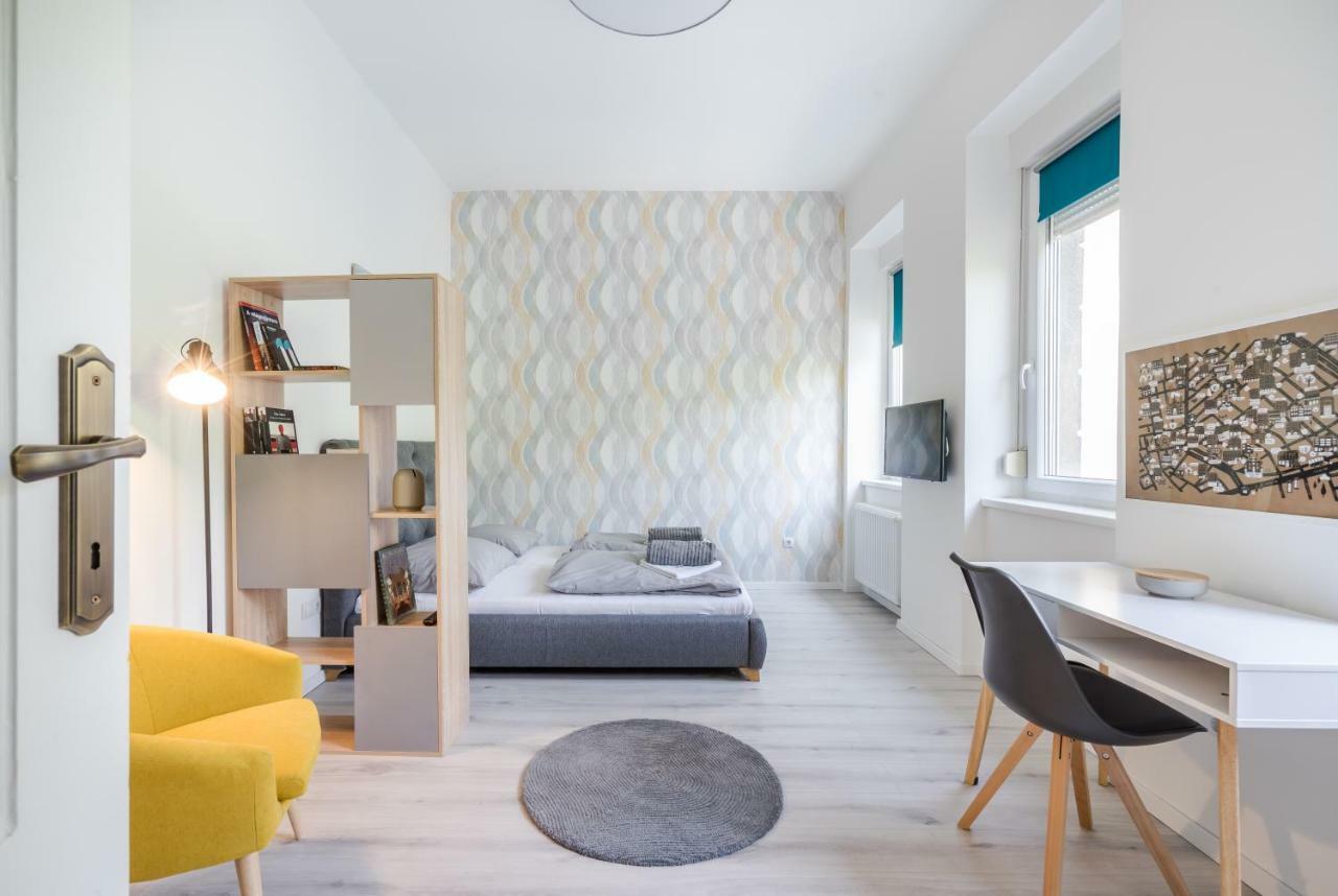 Apartment Bpr Color Fusion With A/c